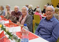 Weihnachtsessen f&uuml;r Senioren 2022_05 (5) (Foto: Beatrice Kn&ouml;pfel)
