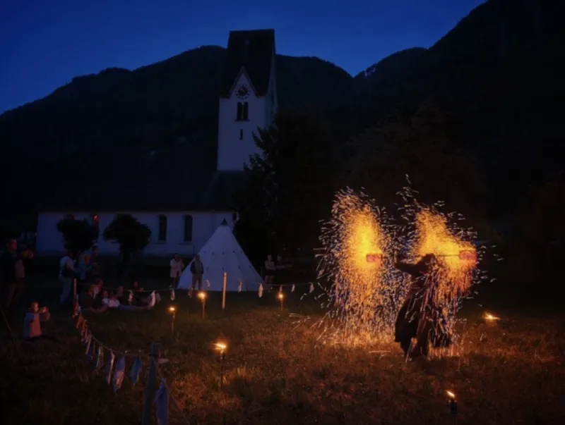 Feuershow Betschwanden (Foto: Swantjekammerecker) Feuershow Betschwanden (Foto: Swantjekammerecker)
